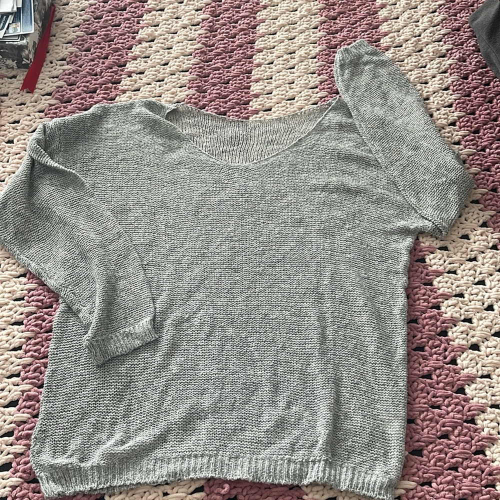NWOT: Unbranded Light Grey Sweater SZ XL (Fits up to 3X)